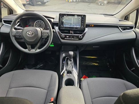 Used 2022 Toyota Corolla LE image 21