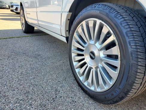 Used 2015 Lincoln Navigator L 4WD image 42