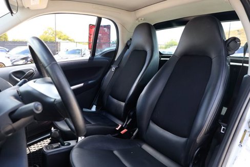 Used 2014 smart fortwo pure image 6