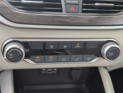Used 2024 Nissan Altima 2.5 SV image 16