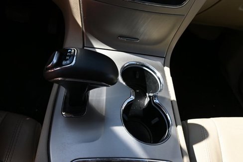 Used 2015 Jeep Grand Cherokee Limited image 14