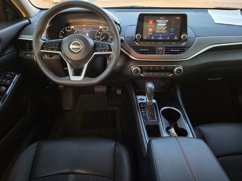 Used 2024 Nissan Altima 2.5 SR image 17