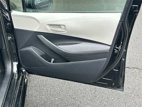 Used 2022 Toyota Corolla LE image 8