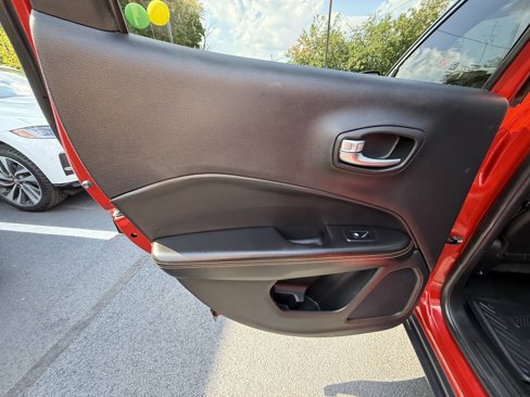 Used 2018 Jeep Compass Limited image 15