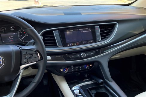 Used 2022 Buick Enclave Essence image 7