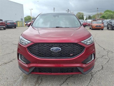 Used 2019 Ford Edge ST w/ Equipment Group 401A image 2