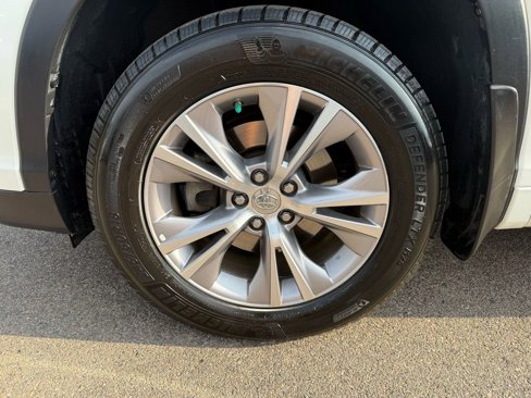 Used 2015 Toyota Highlander XLE image 34