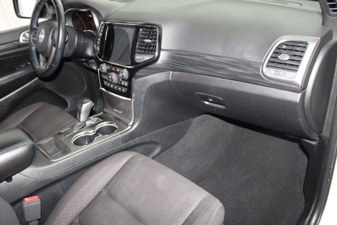 Used 2020 Jeep Grand Cherokee Laredo image 31
