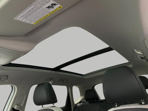 New 2025 Volkswagen Taos SE image 28
