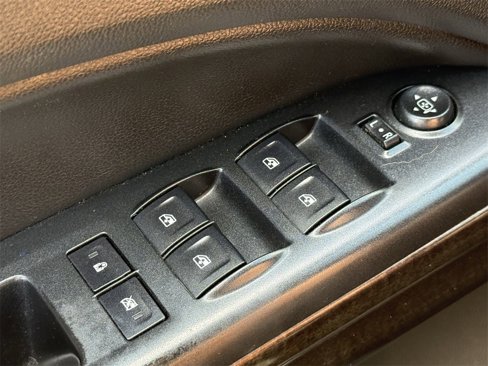 Used 2016 GMC Canyon SLE image 25