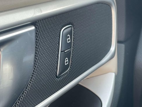 Used 2024 Ford Explorer XLT w/ Equipment Group 202A image 24