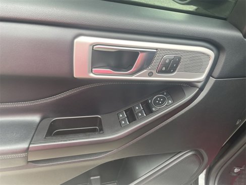 Used 2020 Ford Explorer Limited image 13