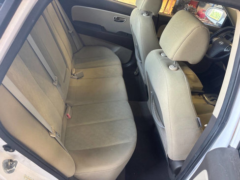 Used 2010 Hyundai Elantra GLS image 14