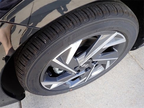 New 2025 Hyundai Elantra Sport image 10