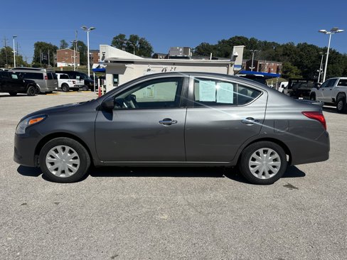 Used 2018 Nissan Versa SV image 4