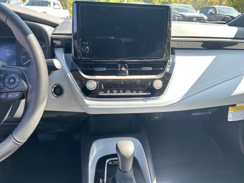 New 2025 Toyota Corolla SE image 18