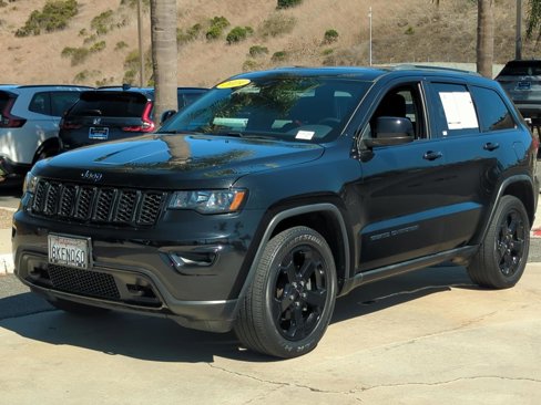 Used 2019 Jeep Grand Cherokee Laredo image 1