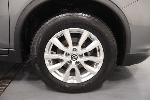 Used 2018 Nissan Rogue SV w/ Premium Package image 25