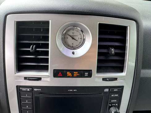 Used 2006 Chrysler 300 C w/ Navigation & Sound Group II image 21