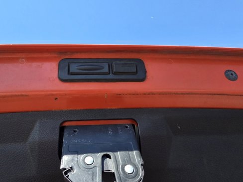Used 2015 Jeep Renegade Latitude w/ Popular Equipment Group image 32