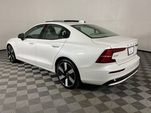 Certified 2024 Volvo S60 T8 Ultimate image 4