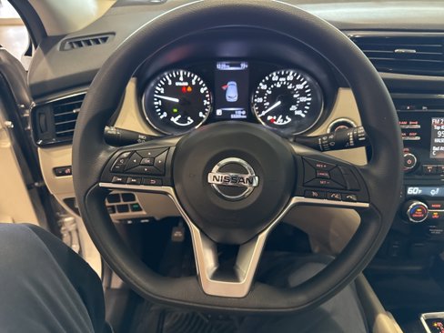 Used 2018 Nissan Rogue Sport SV image 28