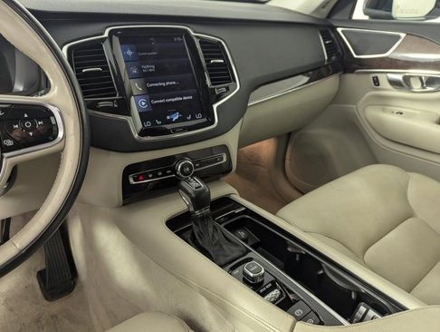 Used 2016 Volvo XC90 T6 Momentum w/ Momentum Plus Package image 14