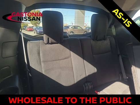 Used 2015 Nissan Pathfinder SV image 52