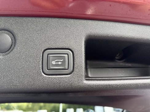 Certified 2022 Chevrolet Equinox RS w/ Infotainment Package image 13
