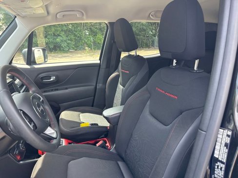 Used 2020 Jeep Renegade Trailhawk image 15