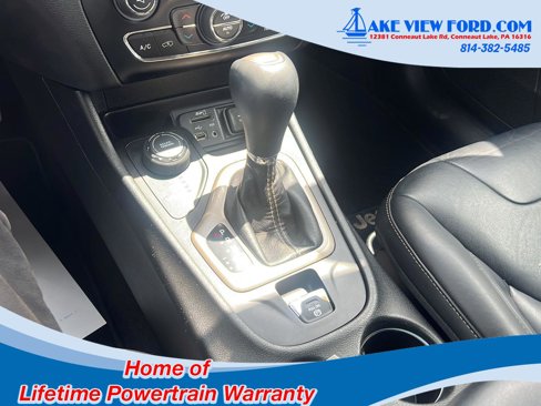 Used 2017 Jeep Cherokee Limited image 24