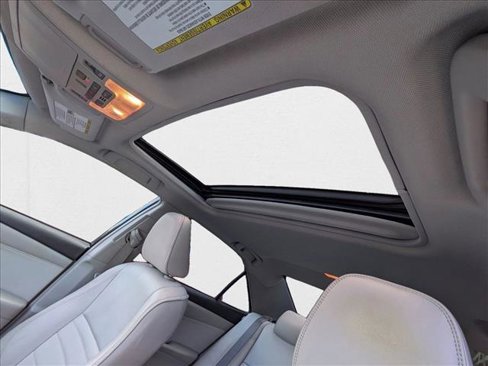 Used 2017 Toyota Camry XLE image 14