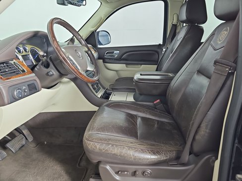 Used 2013 Cadillac Escalade Platinum image 4