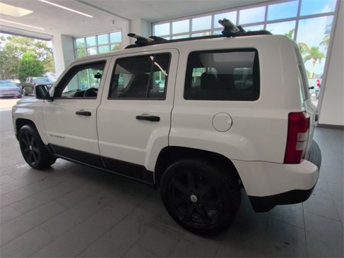 Used 2014 Jeep Patriot Sport image 11