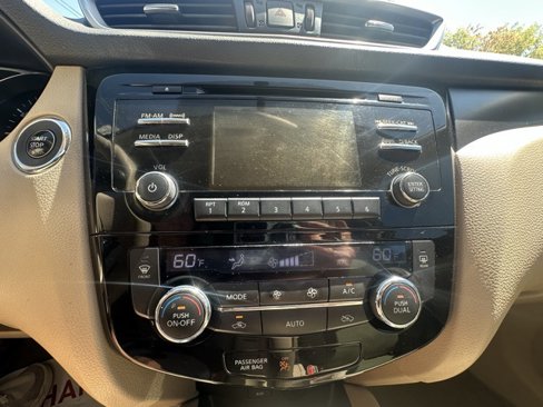 Used 2014 Nissan Rogue SV image 28