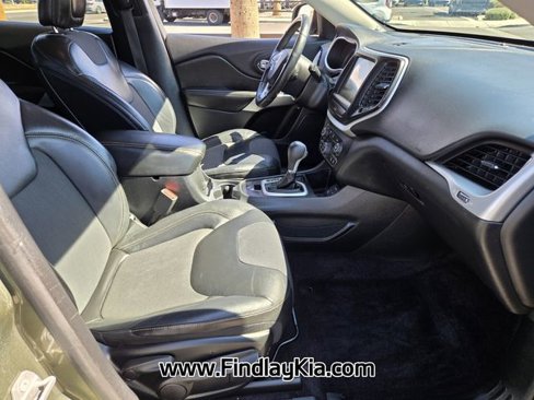 Used 2018 Jeep Cherokee Latitude Plus image 19