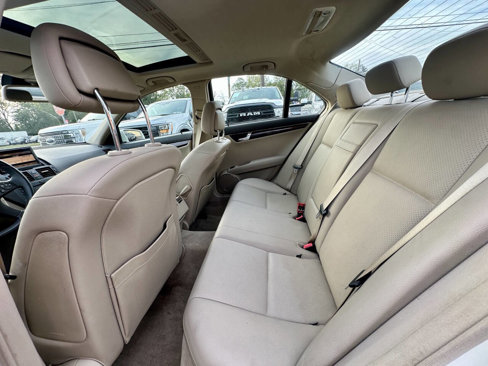 Used 2010 Mercedes-Benz C 300 4MATIC Sedan image 12