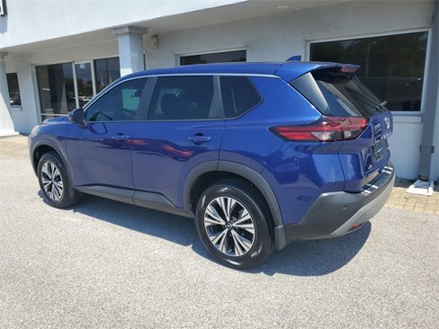 Certified 2022 Nissan Rogue SV image 2