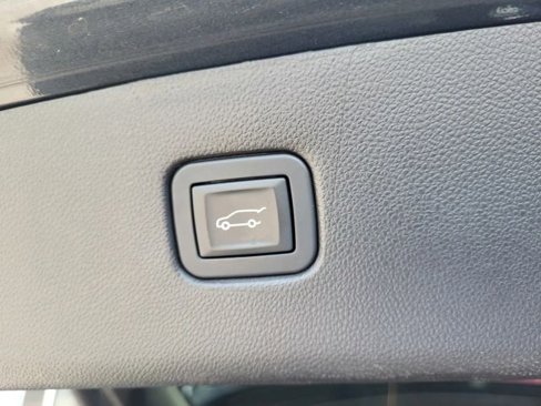 Used 2019 Chevrolet Blazer LT image 24