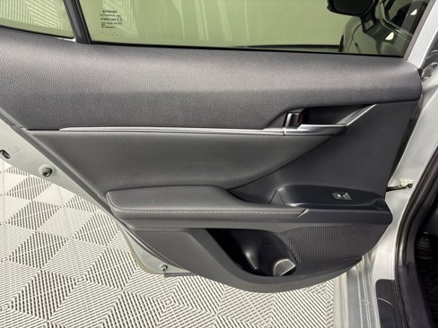 Used 2020 Toyota Camry XSE image 24