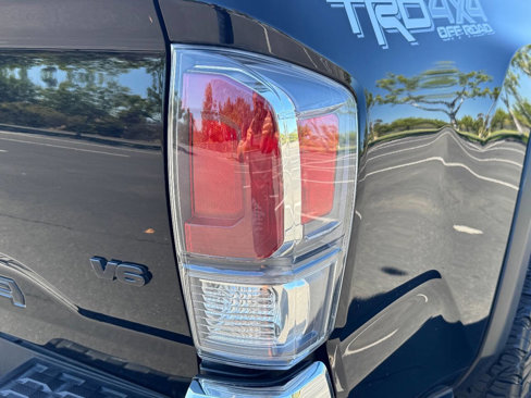 Used 2023 Toyota Tacoma TRD Off-Road image 17