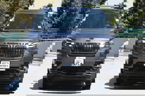 Used 2019 Jeep Cherokee Latitude Plus image 3