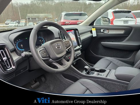 Used 2025 Volvo XC40 B5 Core w/ Protection Package Premier image 11