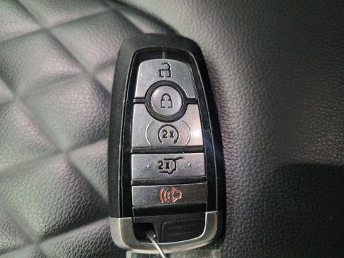 Used 2024 Ford Edge Titanium image 32