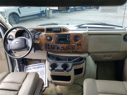 Used 2010 Ford E-150 and Econoline 150 image 10