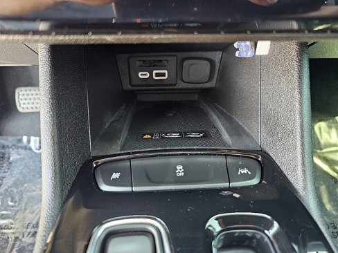 Used 2023 Chevrolet Bolt EUV Premier w/ Redline Edition image 30