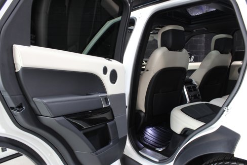 Used 2020 Land Rover Range Rover Sport HST image 30