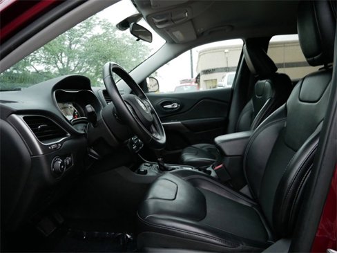 Used 2019 Jeep Cherokee Latitude Plus w/ Cold Weather Group image 8