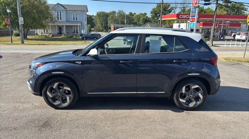 Used 2020 Hyundai Venue image 9