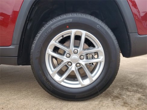 New 2025 Jeep Grand Cherokee Laredo X image 7